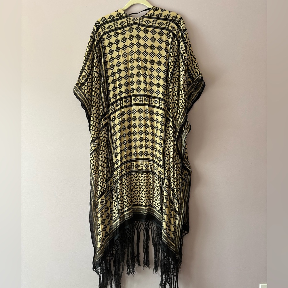 Boho Black and Cream Robe - Picture 3 of 5